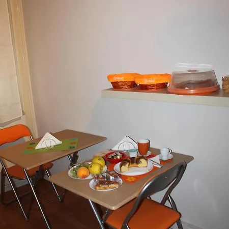 Oda ve Kahvaltı I 2 Puttini Katanya